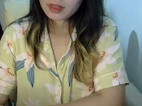    zurIII09  online show from September 28, 2025, 11:17 am