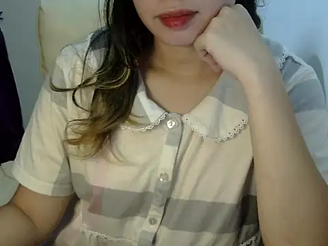    zurIII09  online show from September 21, 2025, 2:49 am