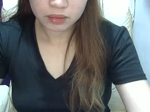    zurIII09  online show from May 11, 2026, 8:59 am