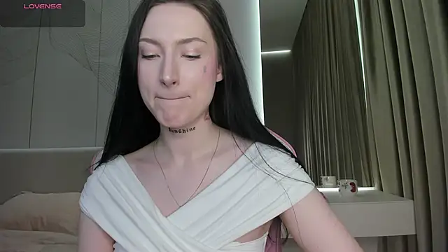 Snapshot of JenniferQueen11 chatting on June 4, 2026, 7:29 pm JenniferQueen11 online show from June 4, 2026, 7:29 pm