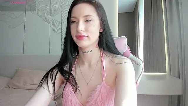 Snapshot of JenniferQueen11 chatting on June 18, 2026, 10:42 am JenniferQueen11 online show from June 18, 2026, 10:42 am