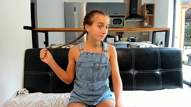 ElizSweet online show from October 10, 2025, 9:43 am