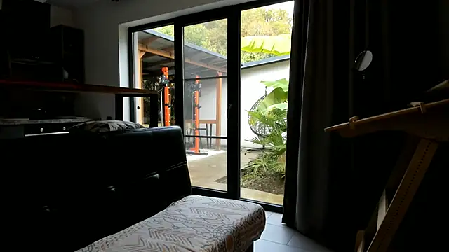 ElizSweet online show from October 21, 2025, 9:19 am