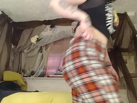 MaxiMillz online show from February 9, 2026, 3:43 pm