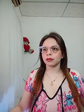 lorenitabella online show from June 13, 2026, 9:18 am