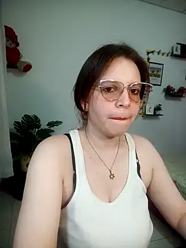 lorenitabella online show from March 8, 2026, 8:17 am