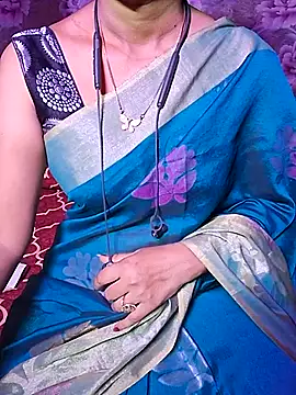 XBHUUME online show from November 14, 2025, 5:27 pm