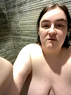 Rebecca Summer online show from October 2, 2025, 2:37 am