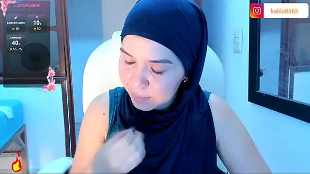 MatchedEyebrow online show from October 17, 2025, 9:49 pm