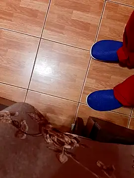 feet toes online show from October 16, 2025, 4:54 am