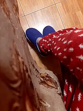 feet toes online show from October 22, 2025, 4:23 am