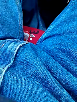 feet toes online show from January 27, 2025, 1:52 pm