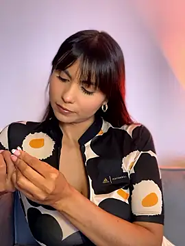 ameliayourfav1 online show from January 9, 2026, 9:33 pm