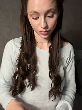 Camilla Railian online show from March 19, 2025, 3:20 am