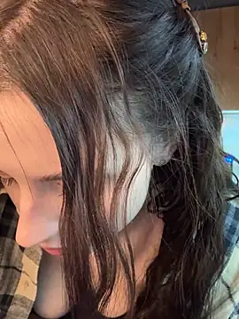 Camilla Railian online show from March 9, 2025, 8:52 pm