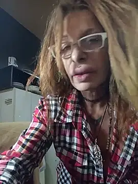 FrozenWaffle online show from August 2, 2026, 4:48 pm