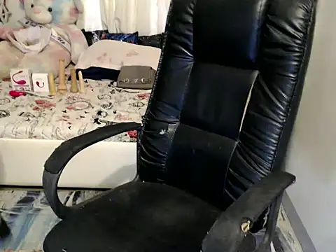 Snapshot of Goddess_Sarah chatting on April 24, 2026, 5:09 am Goddess Sarah online show from April 24, 2026, 5:09 am