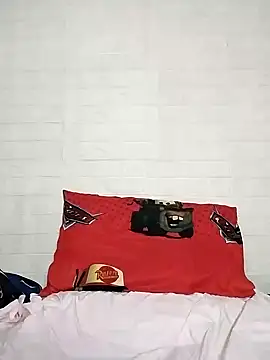  Shimmerlyn  online show from January 29, 2025, 4:08 pm