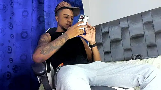 YeremiBrowm online show from February 6, 2025, 8:13 pm