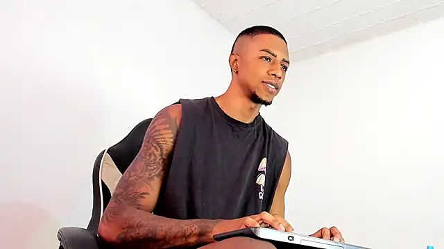 YeremiBrowm online show from February 20, 2025, 9:09 pm