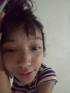 Snapshot of Karmakuro chatting on April 8, 2026, 3:35 pm Karmakuro online show from April 8, 2026, 3:35 pm