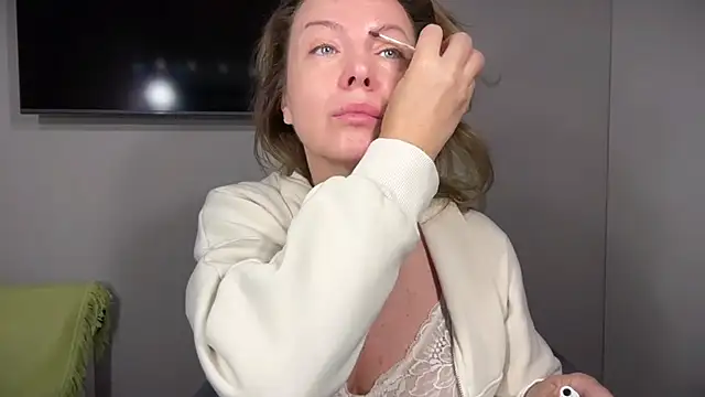 RachellAmazing online show from October 25, 2025, 5:17 am