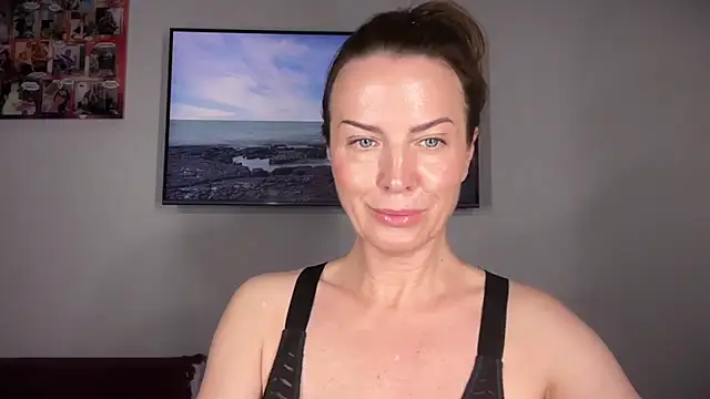 RachellAmazing online show from July 6, 2026, 6:21 pm