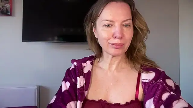 RachellAmazing online show from May 3, 2026, 6:29 am