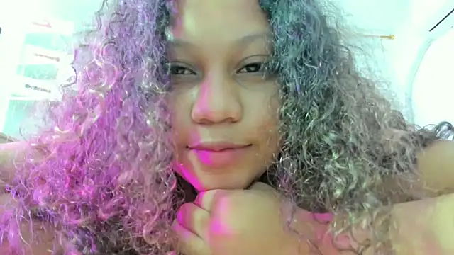 Lunastar02 online show from September 23, 2025, 1:12 am