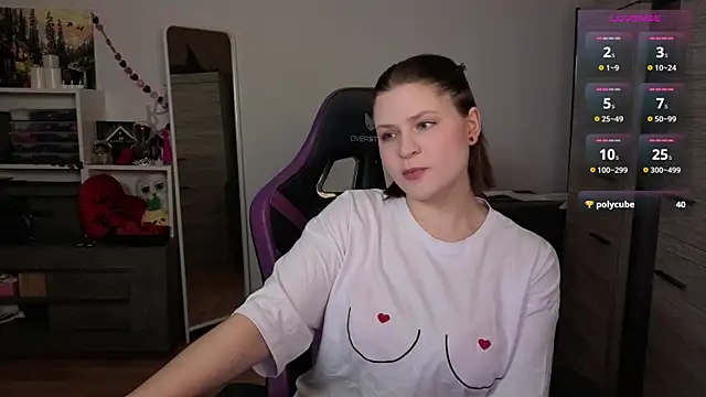 TinniAngel online show from February 12, 2026, 6:18 pm