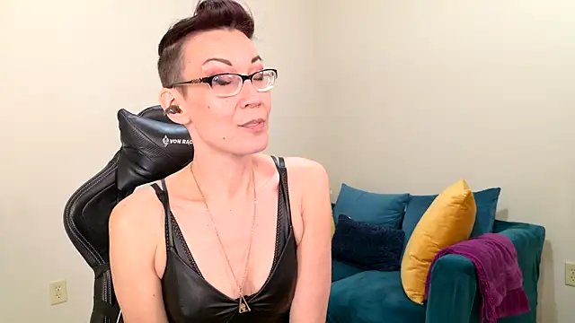 EveEnigma online show from February 20, 2025, 5:30 pm