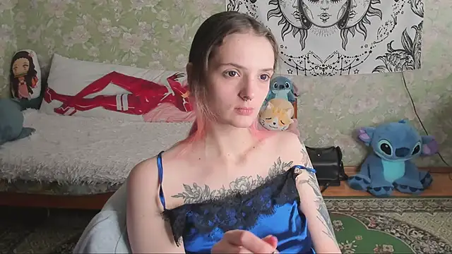 Snapshot of Cutie_Adelia chatting on March 19, 2026, 6:02 am Cutie Adelia online show from March 19, 2026, 6:02 am