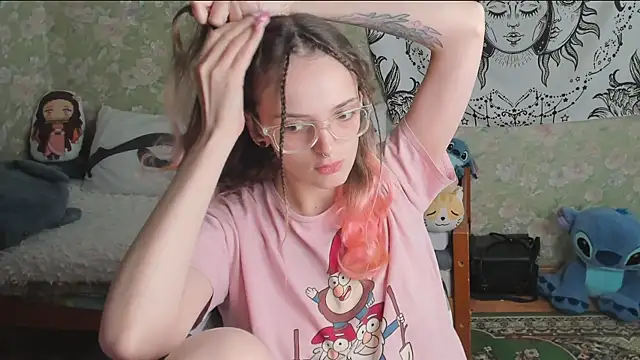 Snapshot of Cutie_Adelia chatting on May 24, 2026, 12:16 pm Cutie Adelia online show from May 24, 2026, 12:16 pm