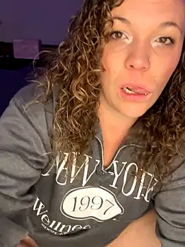 AuroraSummers online show from November 2, 2025, 11:54 pm