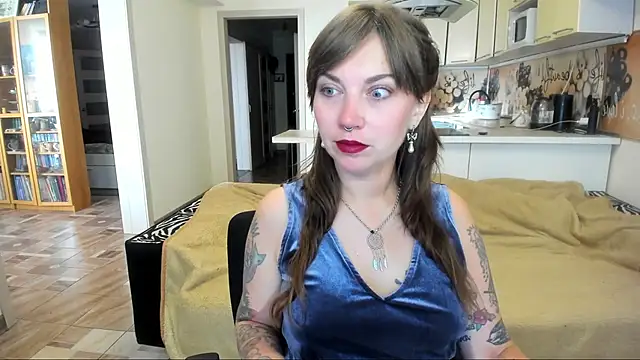 StacyTigerr online show from September 30, 2025, 5:24 am