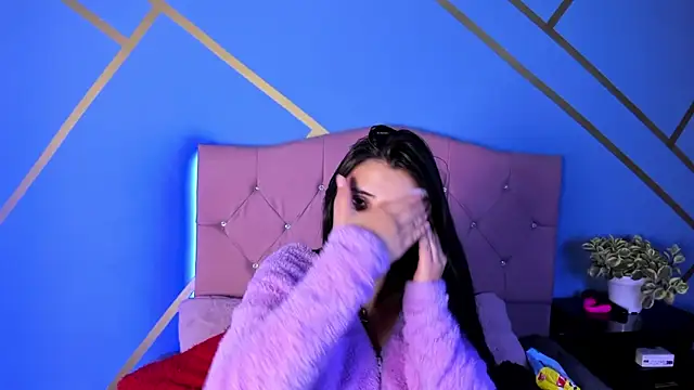 brenda moris01 online show from December 5, 2025, 9:12 pm