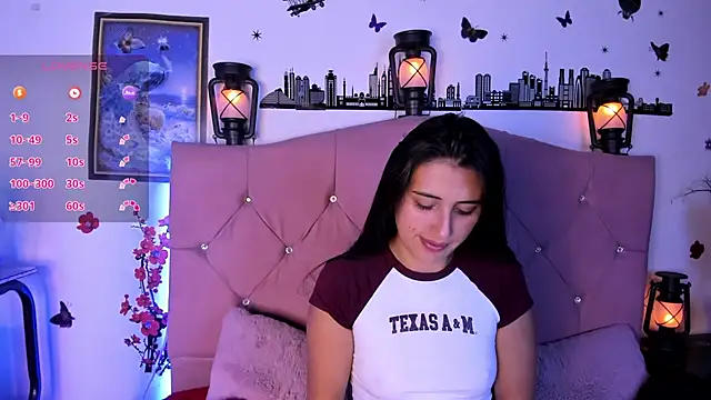 brenda moris01 online show from September 17, 2025, 9:50 pm