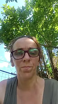 Dettybitch40 online show from June 21, 2026, 12:44 pm