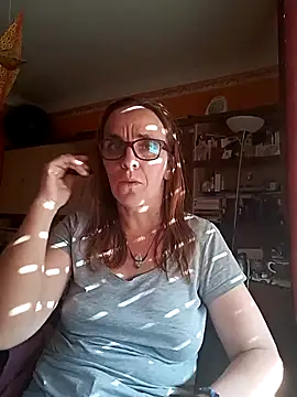 Dettybitch40 online show from September 11, 2025, 1:55 pm