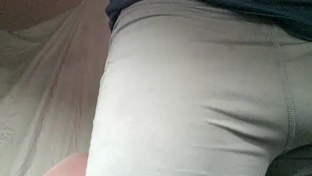 Snapshot of COCKNDRILLER chatting on November 29, 2025, 11:32 am COCKNDRILLER online show from November 29, 2025, 11:32 am