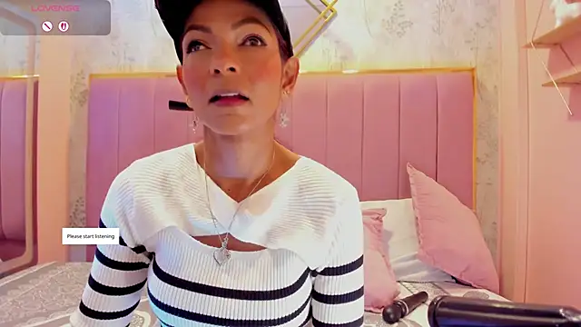 HannaPetit online show from May 3, 2026, 11:47 am
