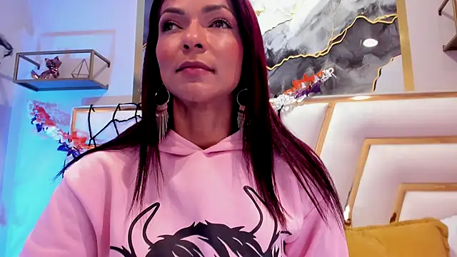 HannaPetit online show from October 30, 2025, 7:00 pm