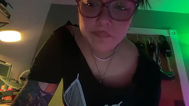 nativepumpkin95 online show from July 18, 2026, 3:04 am
