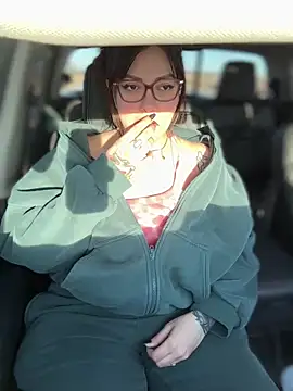 nativepumpkin95 online show from February 15, 2026, 10:52 pm