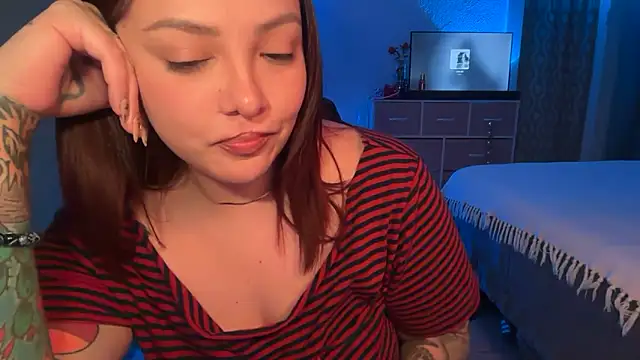 nativepumpkin95 online show from May 6, 2026, 12:47 am