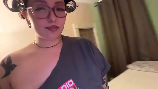 nativepumpkin95 online show from April 22, 2026, 3:35 am