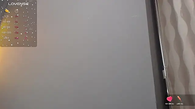 Snapshot of EveLibston chatting on April 8, 2026, 6:37 am EveLibston online show from April 8, 2026, 6:37 am