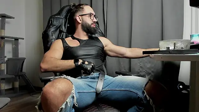 liamaesthetic online show from January 31, 2025, 7:18 am