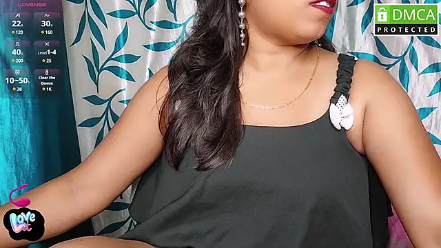 Strip---Queen online show from February 11, 2025, 2:13 pm