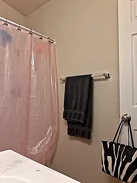 bootiebby online show from September 16, 2025, 6:42 pm